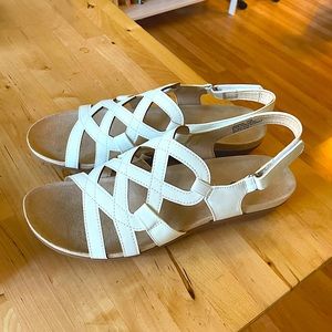 New Baretraps white sandals size 11 - never been worn! :)